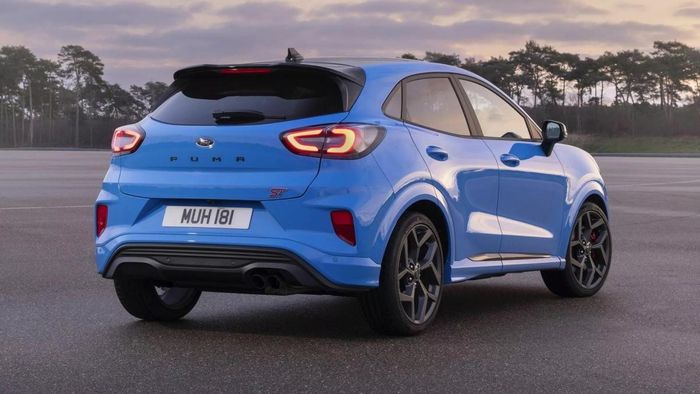 Cận cảnh Ford Puma ST Powershift 2023