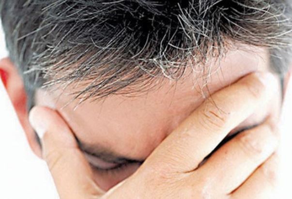 Tóc bạc sớm dấu hiệu cảnh báo bệnh nguy hiểm bạn không ngờ tới