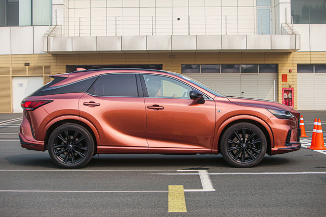 Ngắm Lexus RX 500h F Sport Performance 2023 giá gần 5 tỷ đồng tại Việt Nam