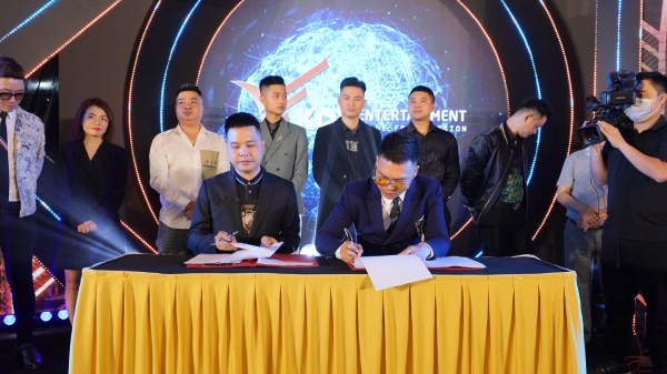 Trong ngày ra mắt KOL Entertainment, nhiều hợp đồng với các đối tác tiềm năng đã được ký kết.
