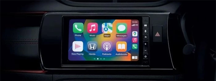 Hệ thống màn hình cảm ứng Advanced Display Audio 7 inch hỗ trợ Android Auto và Apple CarPlay đi kèm với hệ thống âm thanh 4 loa.