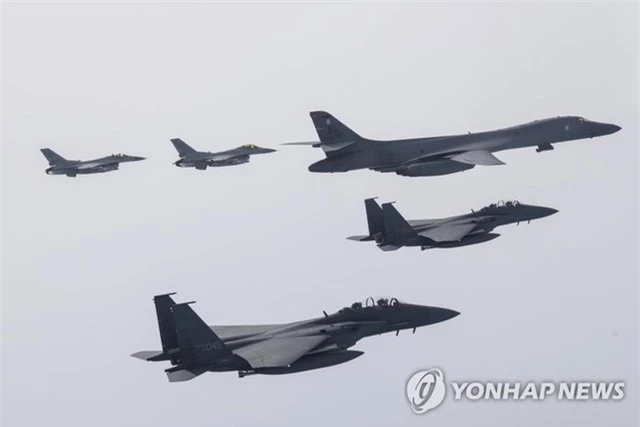 Máy bay ném bom chiến lược B-1B của Mỹ tham gia tập trận tại Hàn Quốc - Ảnh 1.