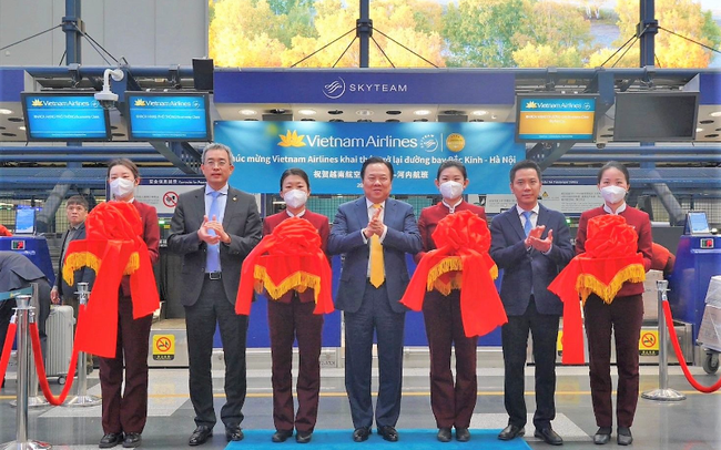 Hàng không Việt Nam đón khách bay thường lệ đầu tiên từ Trung Quốc sau 3 năm