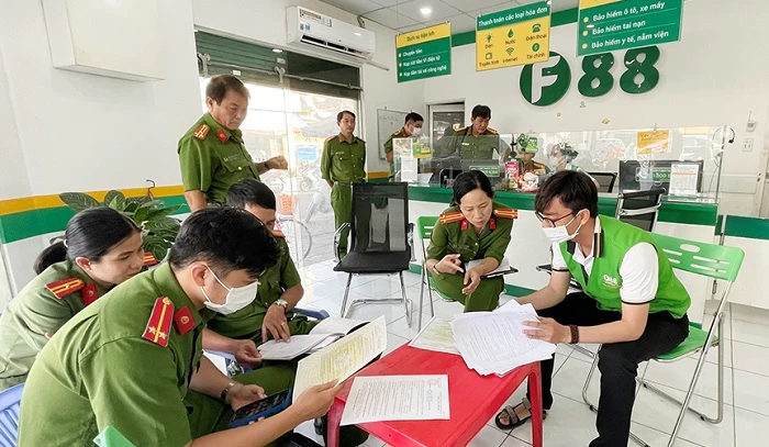 Lực lượng Công an kiểm tra tại địa chỉ số 447A/23 - đường Trần Hưng Đạo, phường Bình Khánh, TP. Long Xuyên.