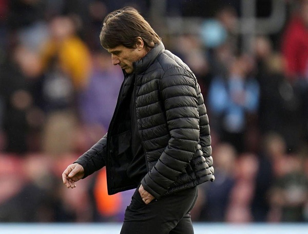 Tottenham cân nhắc sa thải Conte trong tuần này
