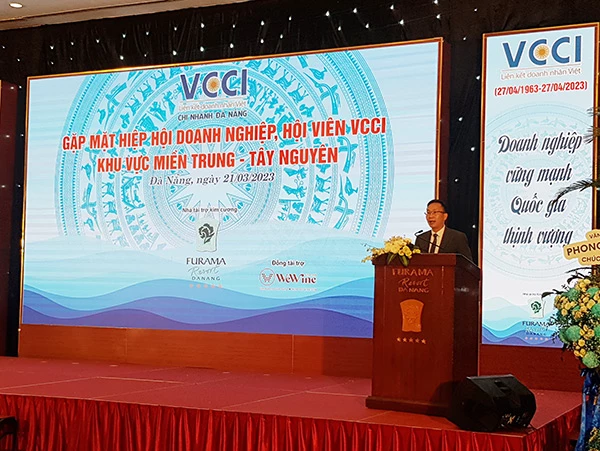 Giám đốc VCCI Đà Nẵng Nguyễn Tiến Quang phát biểu tại buổi gặp mặt