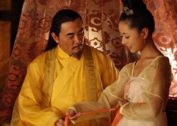 Thủ đoạn câu dẫn và muôn vàn chiêu tranh sủng của phi tần Trung Quốc để tránh luật thị tẩm ở hậu cung