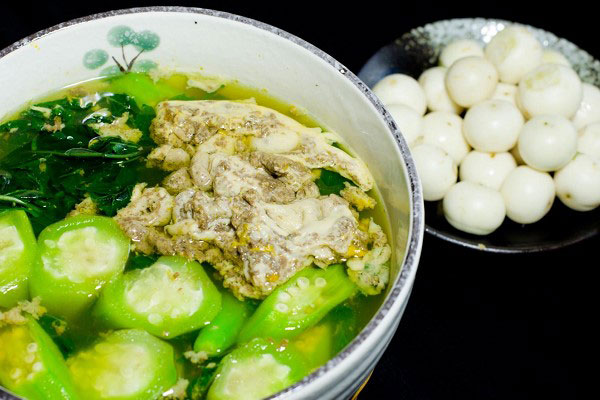 Ngày hè có bát canh cua rau đay thì ăn ngon bá cháy