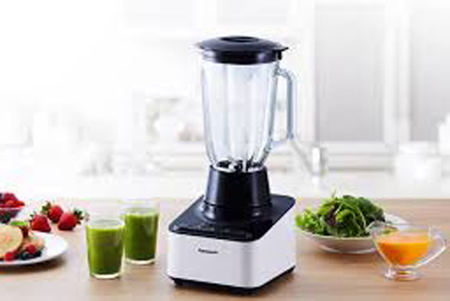 Tuyệt chiêu vệ sinh máy xay sinh tố chỉ trong "phút mốt": "Đánh" sạch vết bẩn, mẹ đảm nhàn tênh