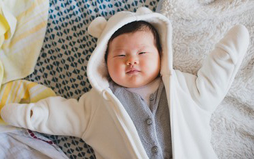 Nguyên tắc mặc quần áo cho trẻ sơ sinh bạn cần biết