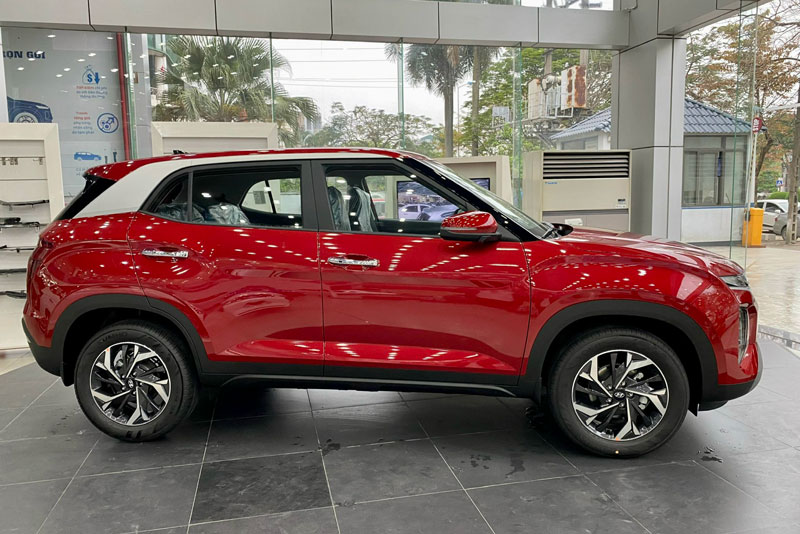 Hyundai Creta bám sát doanh số Toyota Corolla Cross