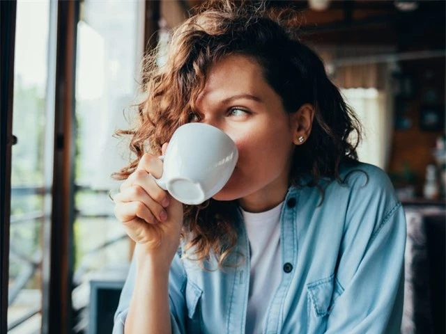 Phát hiện số tách trà đen nên uống mỗi ngày để giảm nguy cơ tử vong sớm - Ảnh 1.