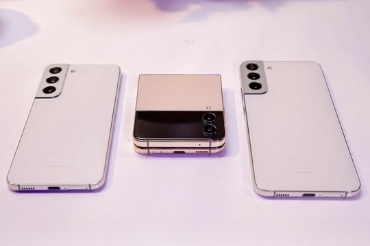 Nhiều mẫu flagship Samsung thế hệ cũ xả hàng, giảm giá mạnh