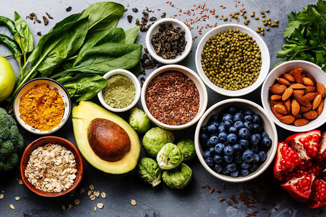 Chuyên gia về tuổi thọ 'trẻ hơn 20 tuổi' nhờ sử dụng 1 loại rau, 2 loại quả và 1 loại trà mỗi ngày