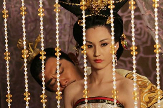 Ghê tởm độ dâm loạn, "nhập nhằng tình ái" với thuộc hạ chồng của Hoàng hậu Hà Tịnh Anh