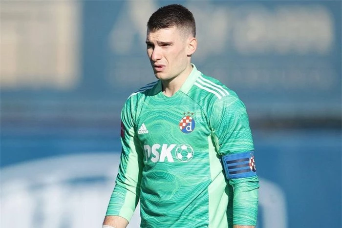 1. Dominik Livakovic (Dinamo Zagreb, ĐT Croatia, số trận thi đấu ở cấp độ CLB và ĐTQG từ đầu mùa giải 2022/23 đến nay: 47, tổng số phút đã thi đấu: 4.290).