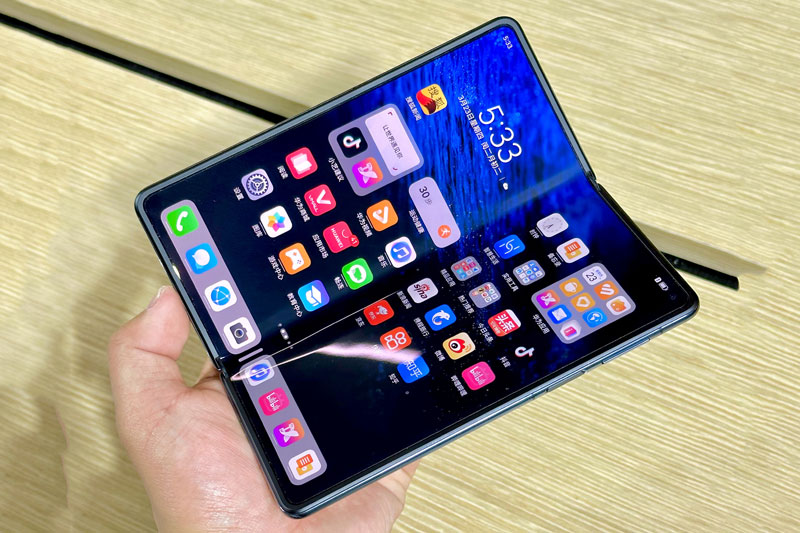 Smartphone màn hình gập, chống nước, cấu hình ‘siêu khủng’, sạc 66W, giá từ 44,72 triệu