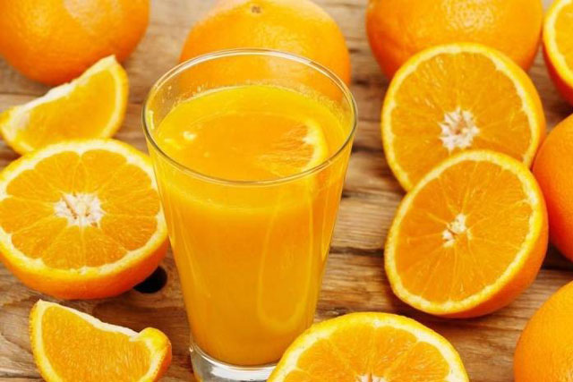 Những ai không nên uống nước cam?