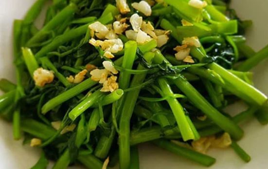 6 đối tượng tuyệt đối không nên ăn rau muống