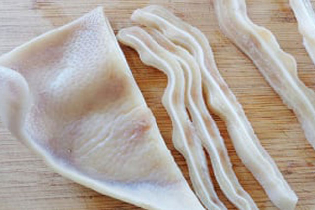 Thêm thứ này vào nồi, tai heo luộc trắng giòn sần sật, không hôi không thâm xỉn