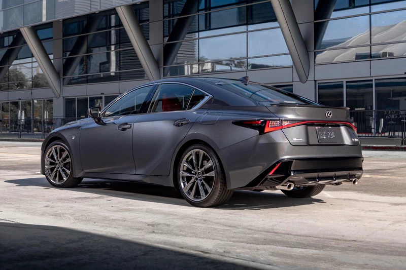 2. Lexus IS 300 2023.