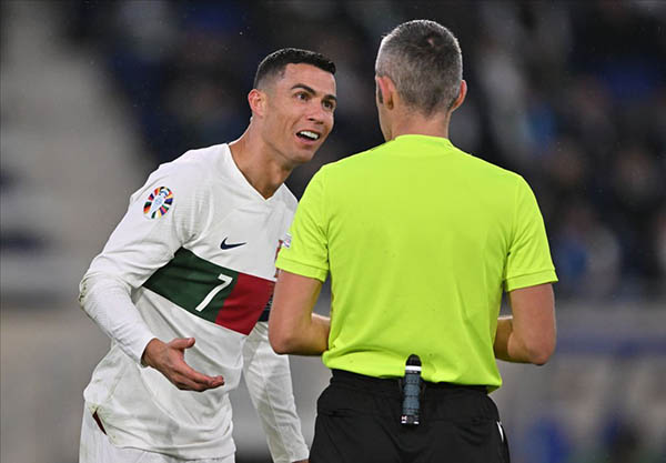 Ronaldo để lại hình ảnh xấu xí ở trận huỷ diệt Luxembourg