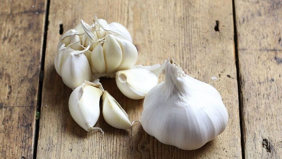 8 loại thực phẩm bạn nên ăn sống sẽ tốt hơn là nấu chín