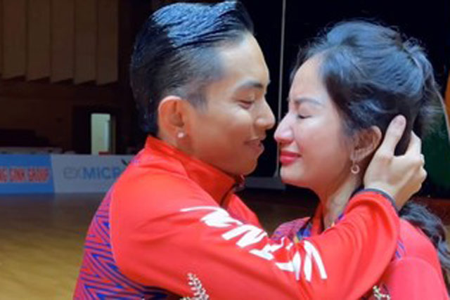 Khánh Thi, Phan Hiển mắc kẹt ở sân bay Đức vì đình công