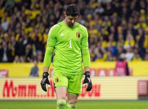 Real Madrid lo mất Courtois ở 2 trận đại chiến Chelsea