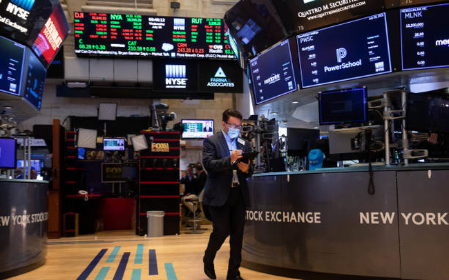 Cổ phiếu vốn hóa siêu lớn hấp dẫn nhà đầu tư phố Wall