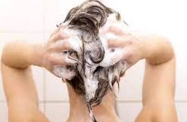 3 thời điểm gội đầu rút ngắn tuổi thọ: Nhẹ thì đau đầu, chóng mặt, nặng thì liệt mặt, tai biến