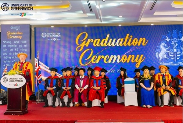 Greenwich Việt Nam trao bằng cử nhân đại học cho sinh viên tại Cần Thơ