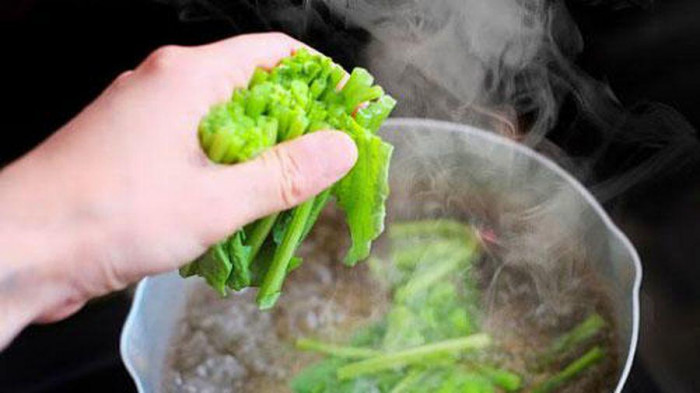 Sai lầm khi luộc rau làm mất dinh dưỡng, thêm độc hại, số 1 phổ biến nhất