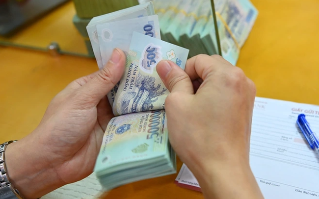 Ngân hàng đồng loạt giảm lãi suất tiết kiệm