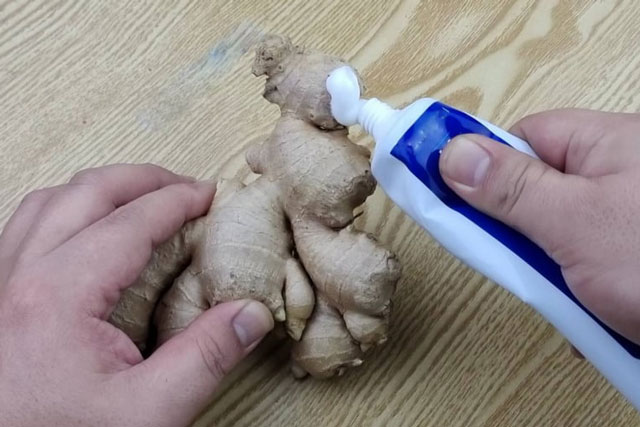 Trộn kem đánh răng với gừng: Mẹo hay ai cũng cần, giải quyết ngay vấn đề nan giải trong nhà