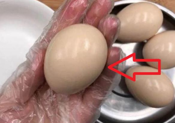 Người buôn trứng tiết lộ 'hai mánh mới', trứng để cả nửa năm vẫn tươi nguyên, đầy đủ dinh dưỡng