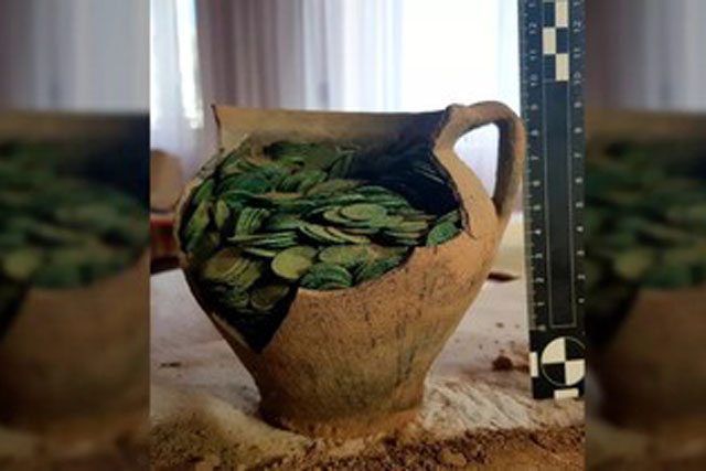 Phát hiện kho chứa 1.000 đồng xu cổ tại Ba Lan