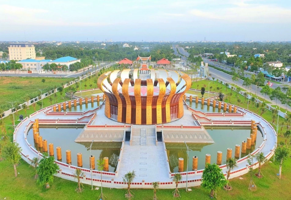 Đền Vua Hùng TP Cần Thơ được chứng nhận điểm du lịch tiêu biểu cấp Đồng bằng sông Cửu Long.