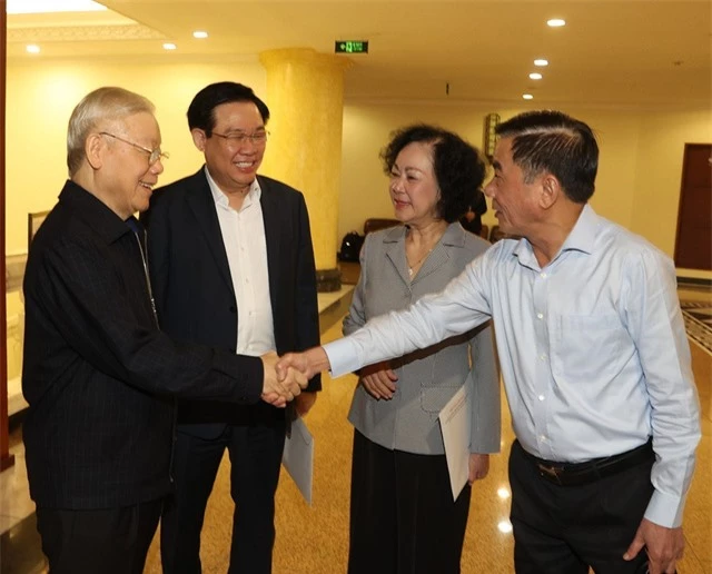 Tổng Bí thư Nguyễn Phú Trọng chủ trì cuộc họp Bộ Chính trị, Ban Bí thư - Ảnh 1.