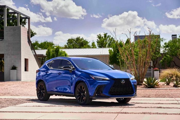 Lexus NX 2024 cải tiến nhẹ, giá bán thay đổi