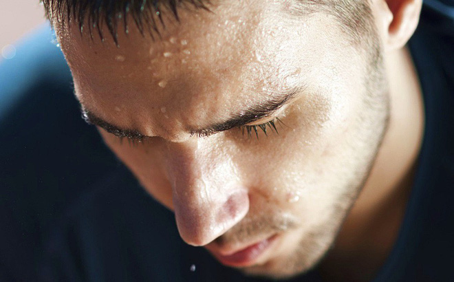 Tại sao cơ thể bạn hay bị ra mồ hôi nhiều?