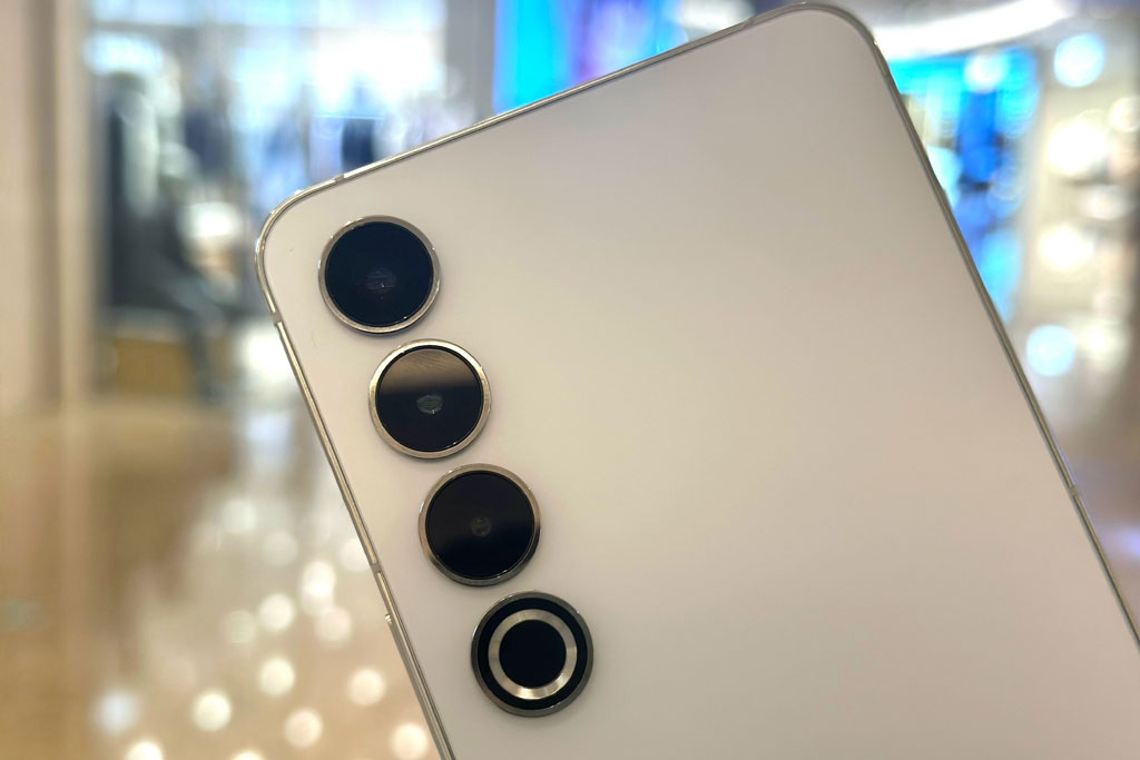 Smartphone chống nước, chip Snapdragon 8 Gen 2, RAM 12 GB, sạc siêu tốc, giá hấp dẫn