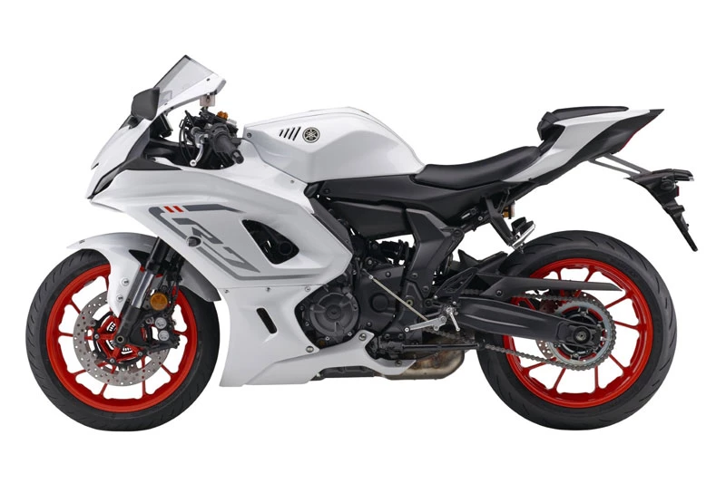 2. Yamaha YZF-R7 2023 (giá: 9.199 USD).