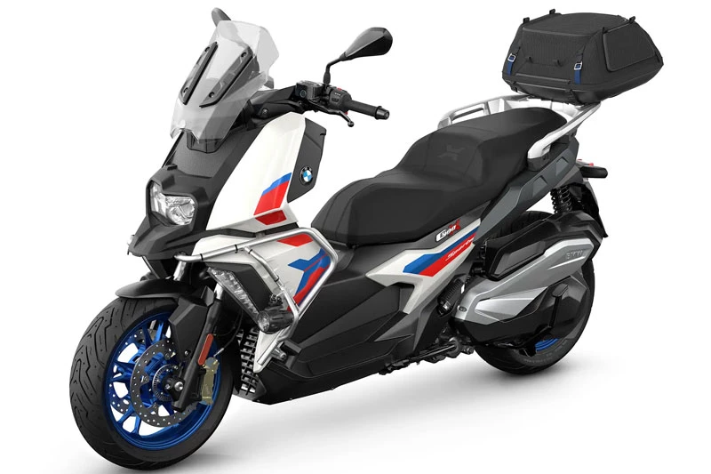 8. BMW C400X 2023.