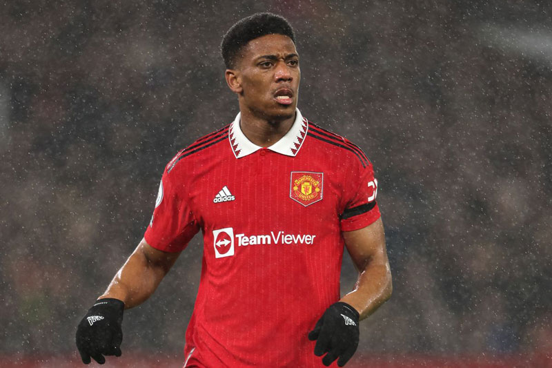 Martial tái xuất sau 2 tháng dưỡng thương