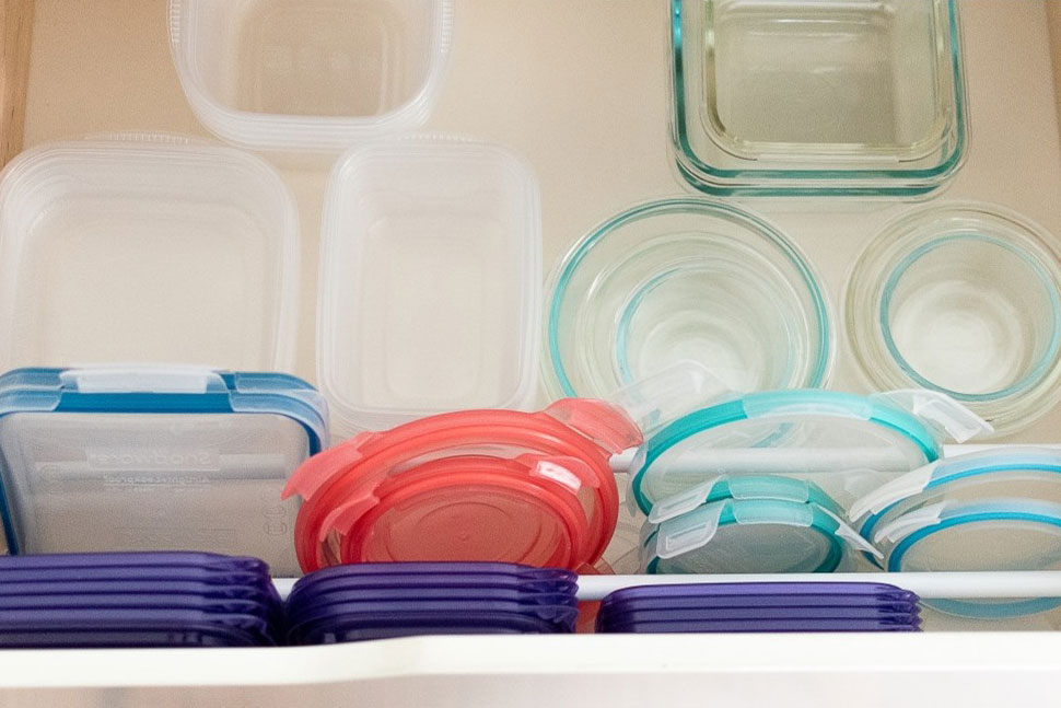 Cách sắp xếp hộp đựng thực phẩm một cách thông minh