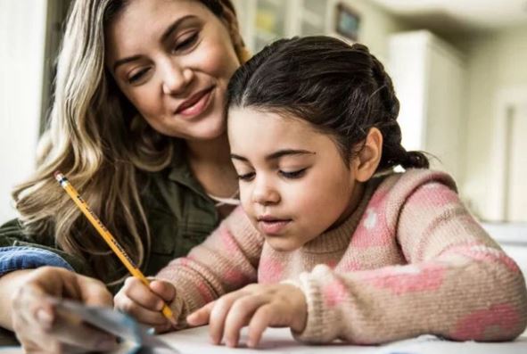 Tại sao trẻ em thường tiếp thu kiến thức nhanh hơn người lớn?