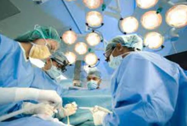 Tại sao ngày càng nhiều người bị ung thư? Nguyên nhân đến từ 5 thói quen nguy hiểm, ai cũng từng mắc phải