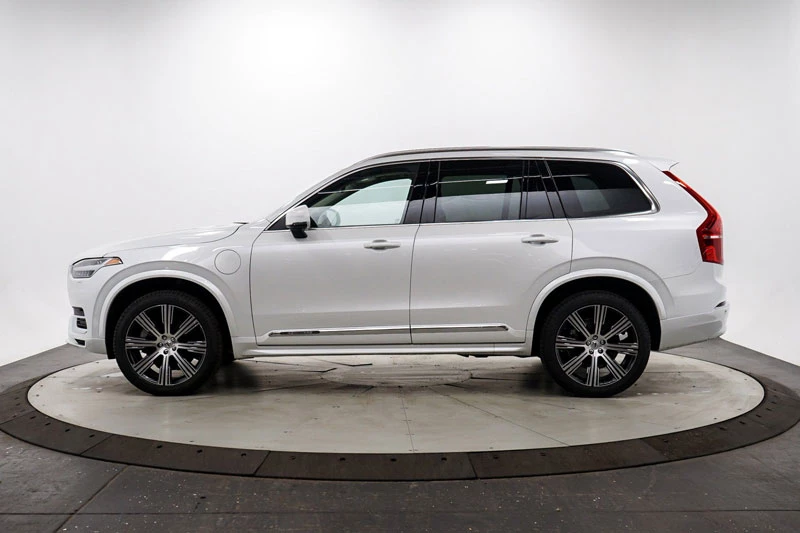 9. Volvo XC90 T8.