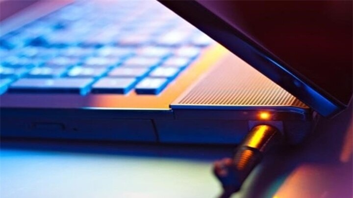 Có nên sạc pin máy tính qua đêm không? - 1